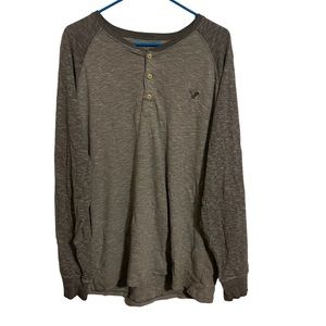 Bundle of two men’s American eagle thermal long sleeves